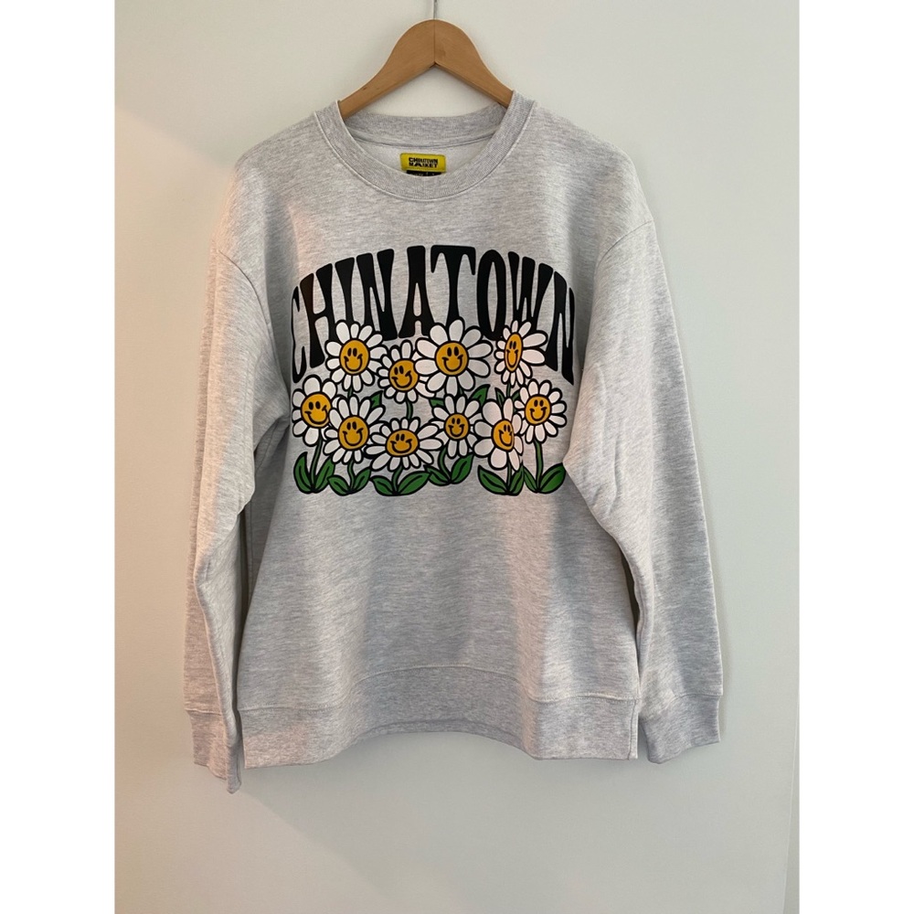 Chinatown Market heather gray flower crew neck